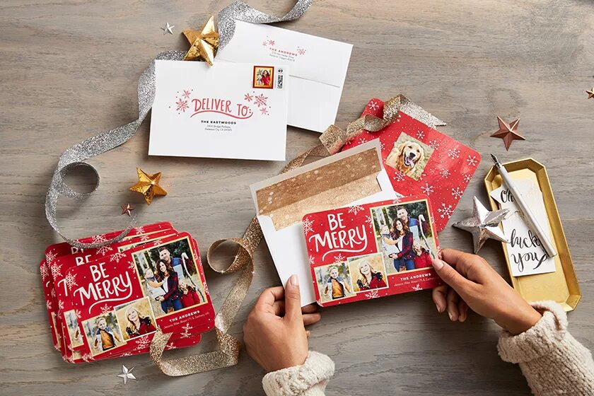 Send card. Send christmas cards. коллаж тайный санта. sending christmas card.