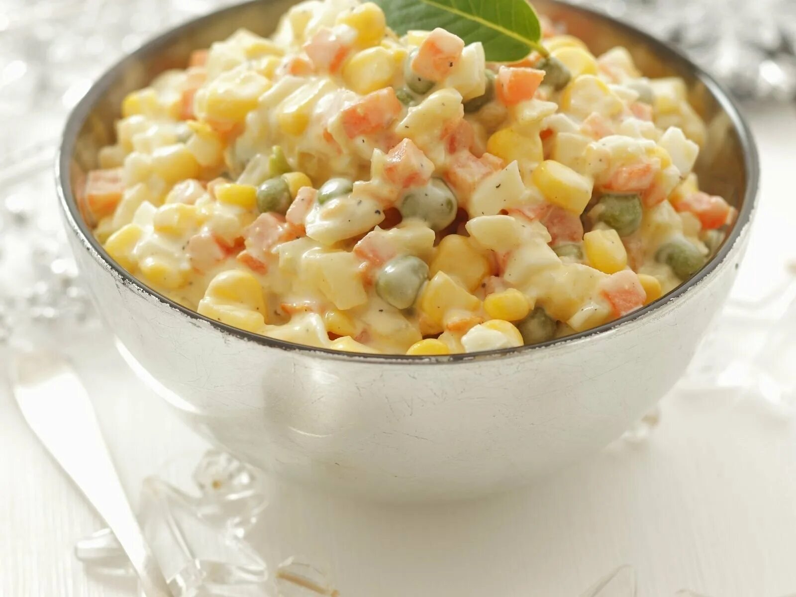 Салат с кукурузой. Горох кукуруза картофель. Горох кукуруза картофель. Горох кукуруза картофель. Горох в огороде.