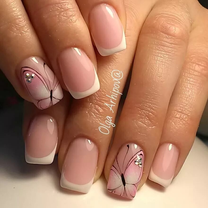 Красивый французский маникюр. Дизайнер ногтей. Нежный френч с дизайном. Нежный френч с дизайном. Белый френч.