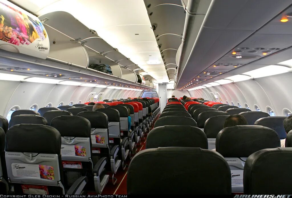 Аэробус 320-200. Салон a320 100 200. Салон a320 100 200. Салон самолета airbus a320. Аэробус а320 пегасус.