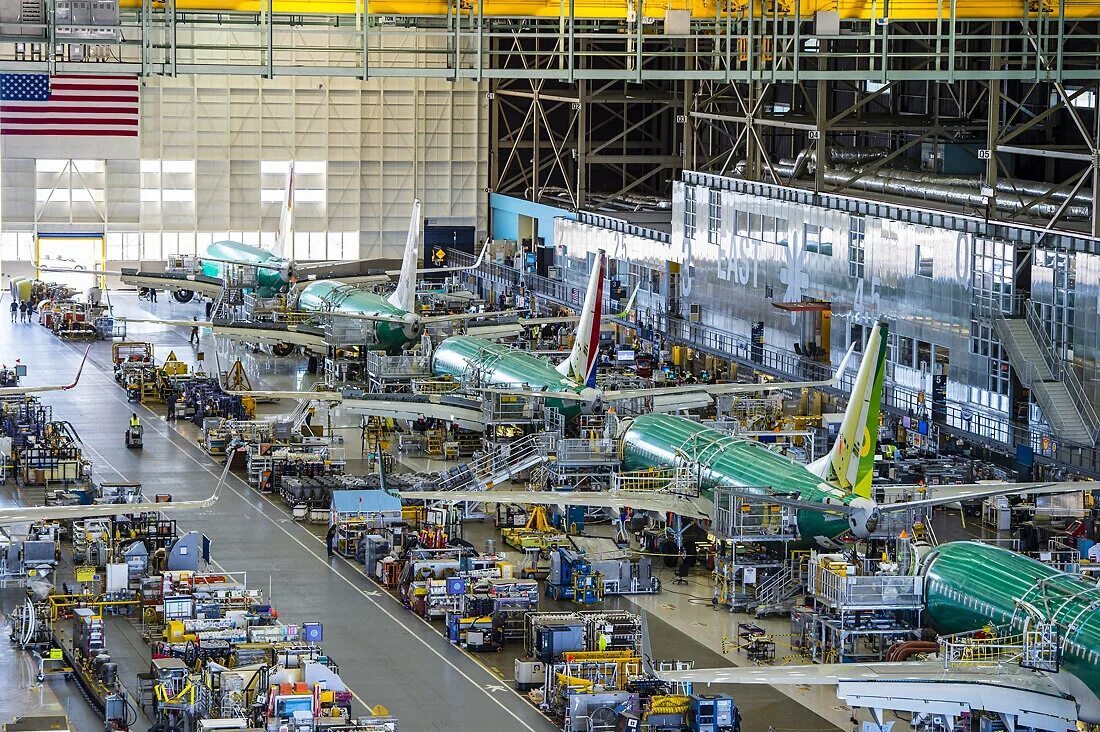 Завод Boeing Everett Factory. Завод Боинг в Сиэтле. Ангар завода «Боинг Эверетт. Завод Boeing Рентон. Завод по производству самолетов