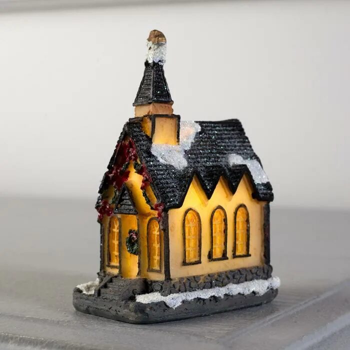 Фигурки в домашних условиях. Новогодние светильники домики. Световая фигура домик. Рождественский домик керамика. Керамический световой домик.