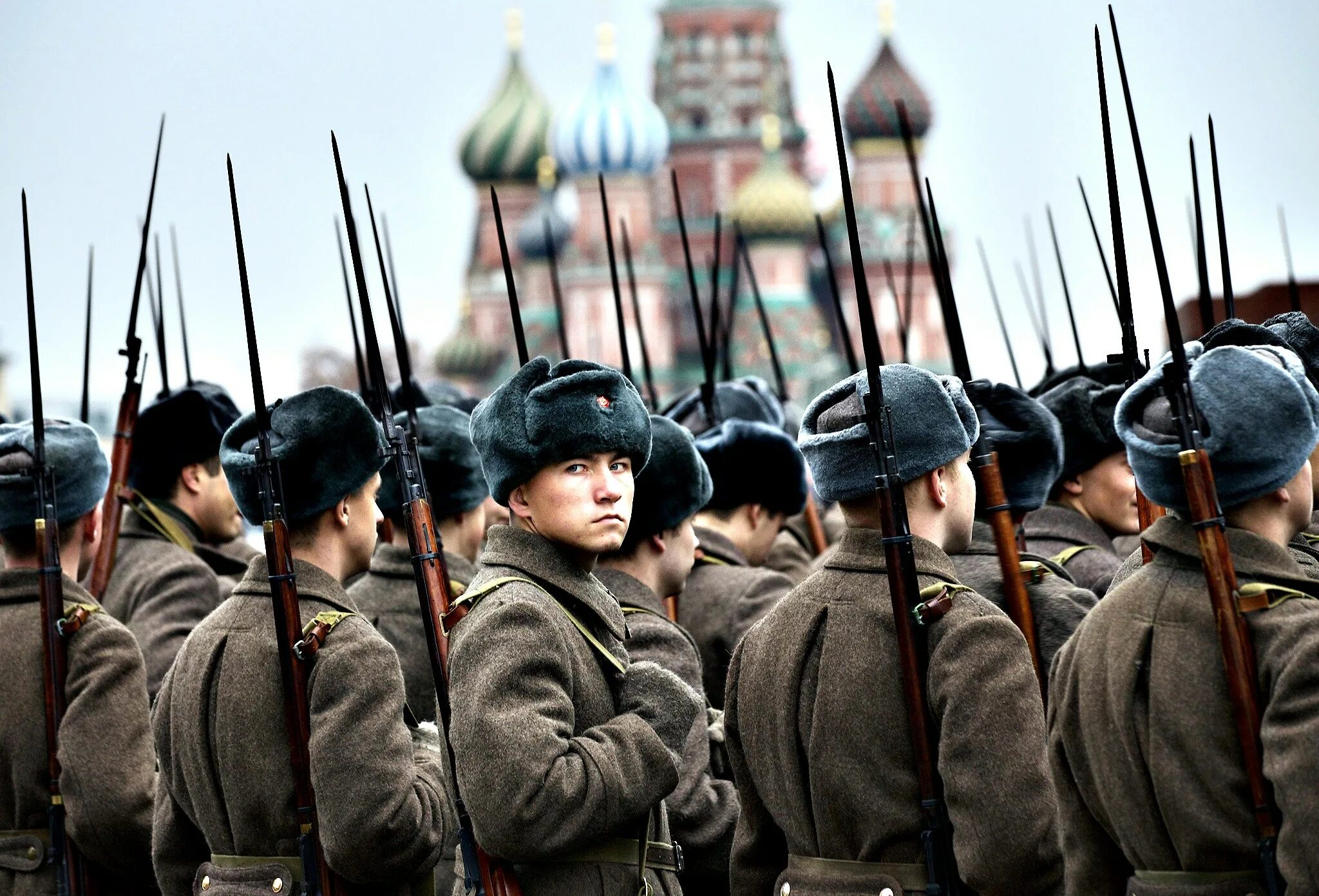 Русские военные времена. Солдаты России. Русские солдаты на параде. Воины Российской армии. Армия Эстетика.