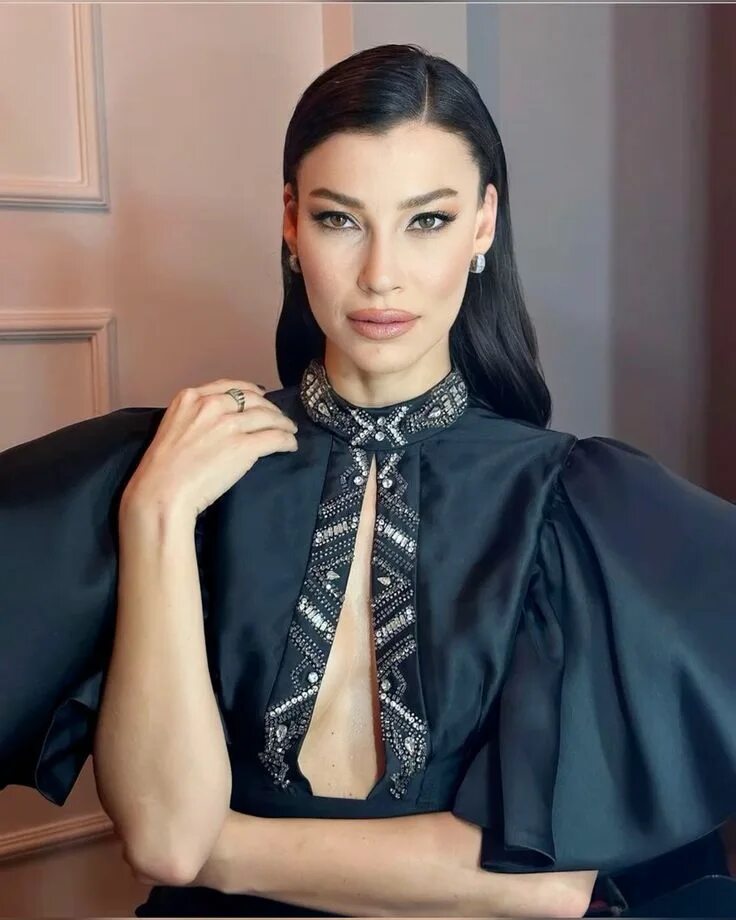 Мюжде узман турецкая актриса. Мюжде узман турецкая актриса. Мюжде узман. Мюжде узман великолепный. Актриса мюжде.