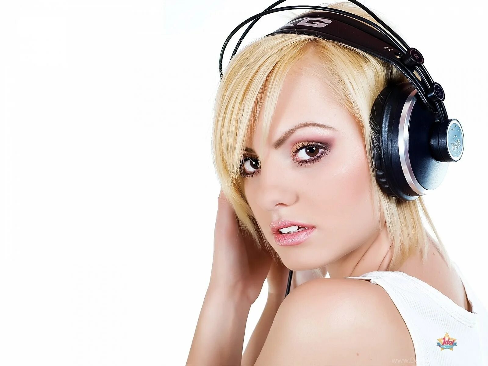 Alexandra Stan блондинка. Alexandra Stan "Mami, CD". Песни александры стан