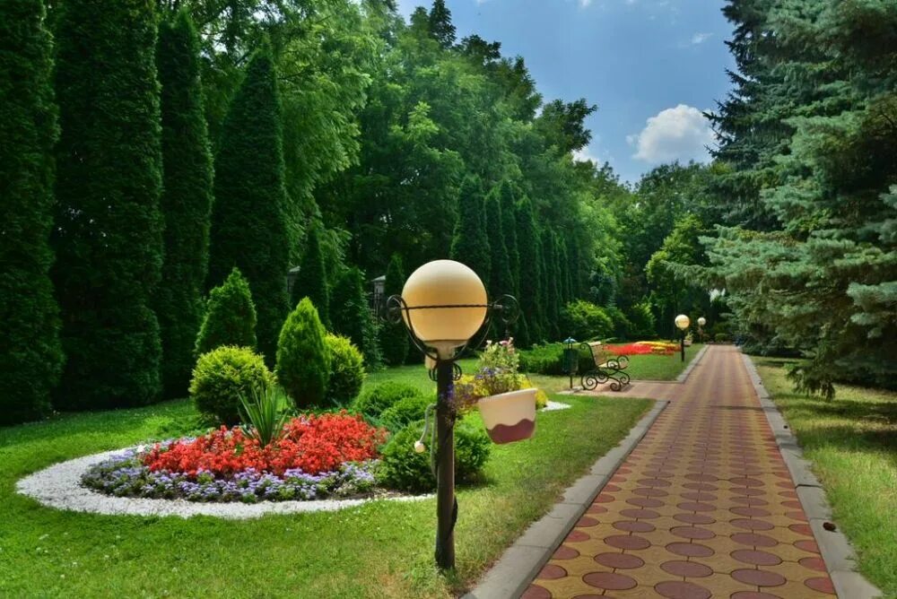 Ессентуки центральный парк ессентуки. Ессентуки места. Ессентукский курортный парк ставрополь. Грязелечебница ессентуки. Северный кавказ ессентуки.