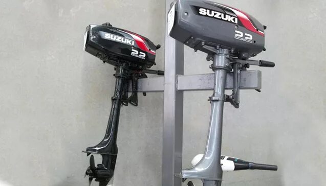 Заправляем лодочный мотор. Suzuki 2.2 лодочный мотор. лодочный мотор suzuki 2.2dt. suzuki dt 2,2 s. лодочный мотор сузуки 2.5.