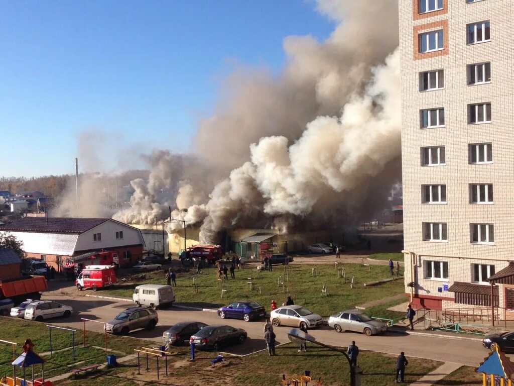 Сколько сегодня в чебоксарах. Пожар в Альгешево. Пожар в Чебоксарах. Пожар в Чебоксарах сейчас. Прогород Чебоксары пожар.