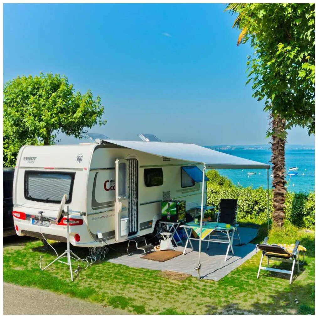 Camper camping. Happier camper hc1. Автокемпинг батуми. Volkswagen caddy кемпер. Camper camping.