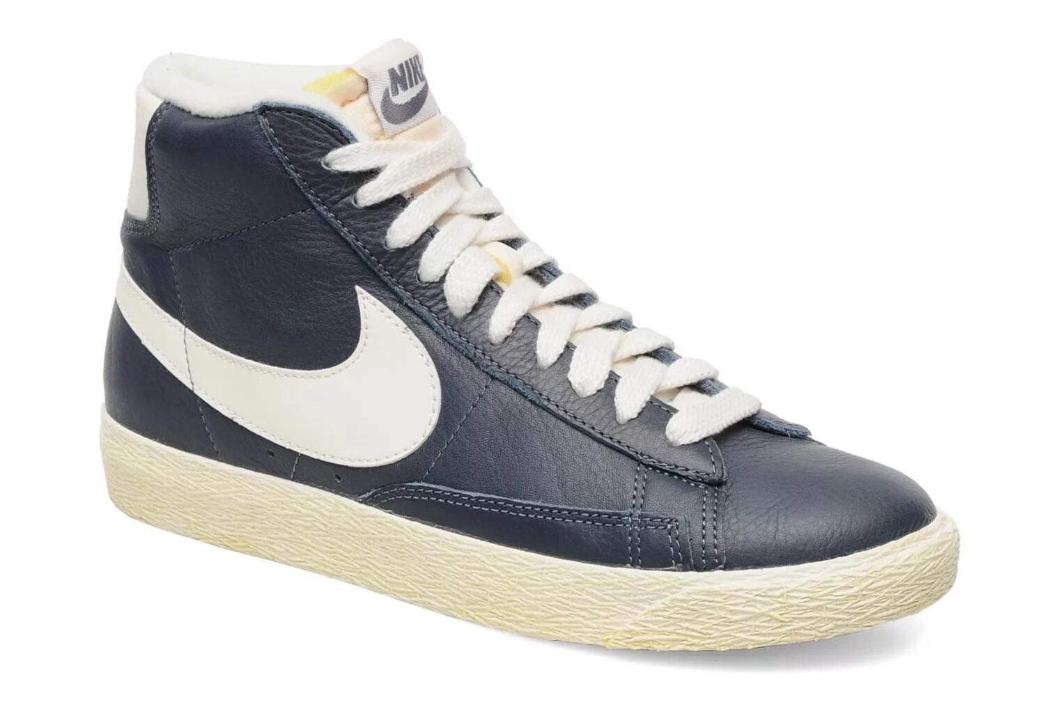 Nike blazer 77 vintage. Nike air blazer mid 77. Nike blazer mid 77. Найк блейзер мужские. Nike blazer black.