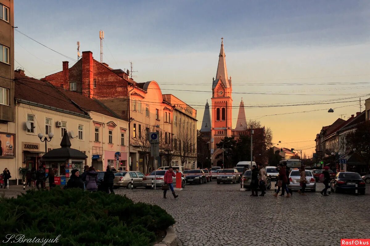 Мукачево. Мукачево фото. Мукачево прогулка по городу. Город Мукачево фотографии. Мукачево в годы СССР.