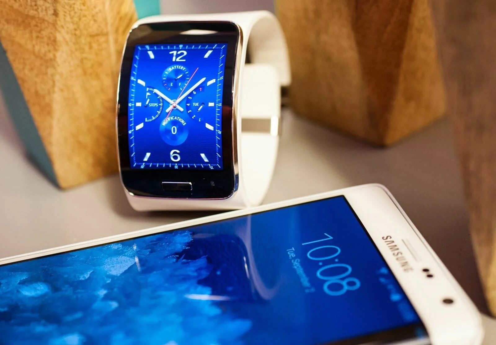 Smart samsung gear s. Смарт часы самсунг. Smart часы samsung gear s. Часы самсунг galaxy 4. Смарт часы квадратные мужские самсунг.