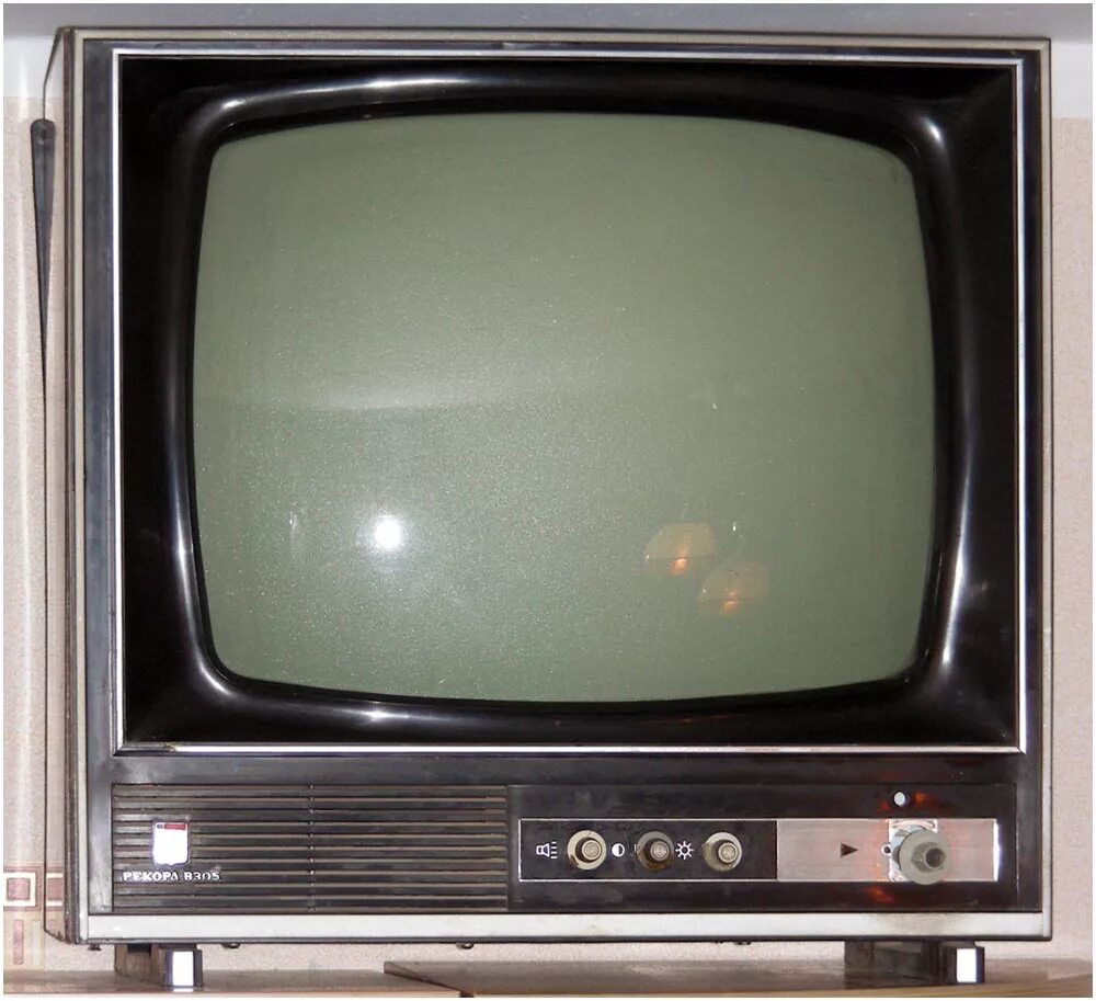 Телевизор рекорд черный. Телевизор рекорд 305. Рекорд 325 телевизор. Ламповый телевизор рекорд 312. Телевизор рекорд 402.