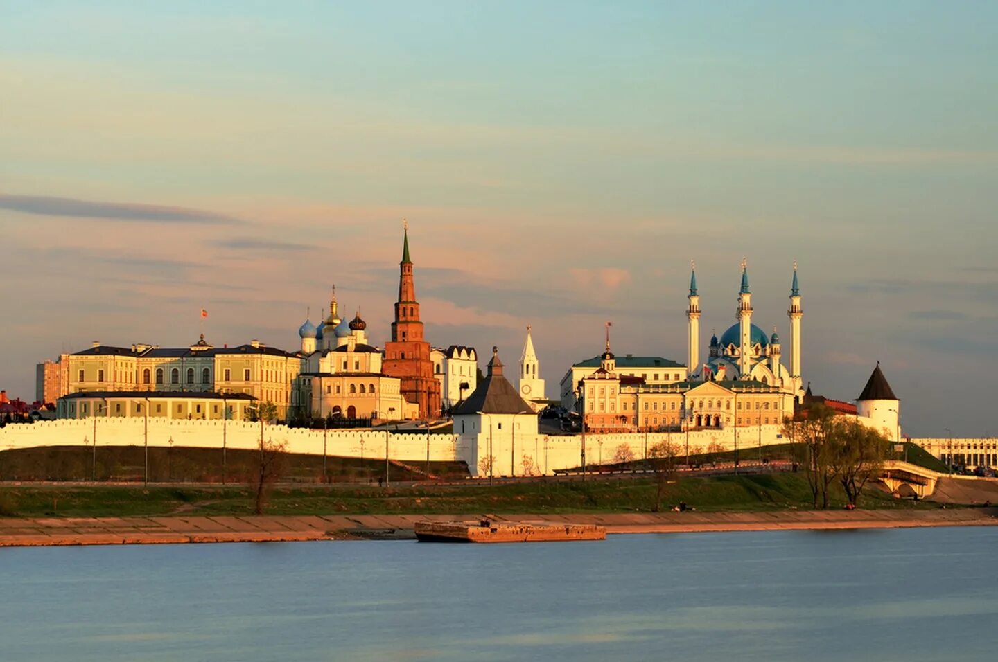 Казанский Кремль Казань. Казанский Кремль наследие ЮНЕСКО. Татарстан Казань Кремль. Памятник ЮНЕСКО Казанский Кремль.