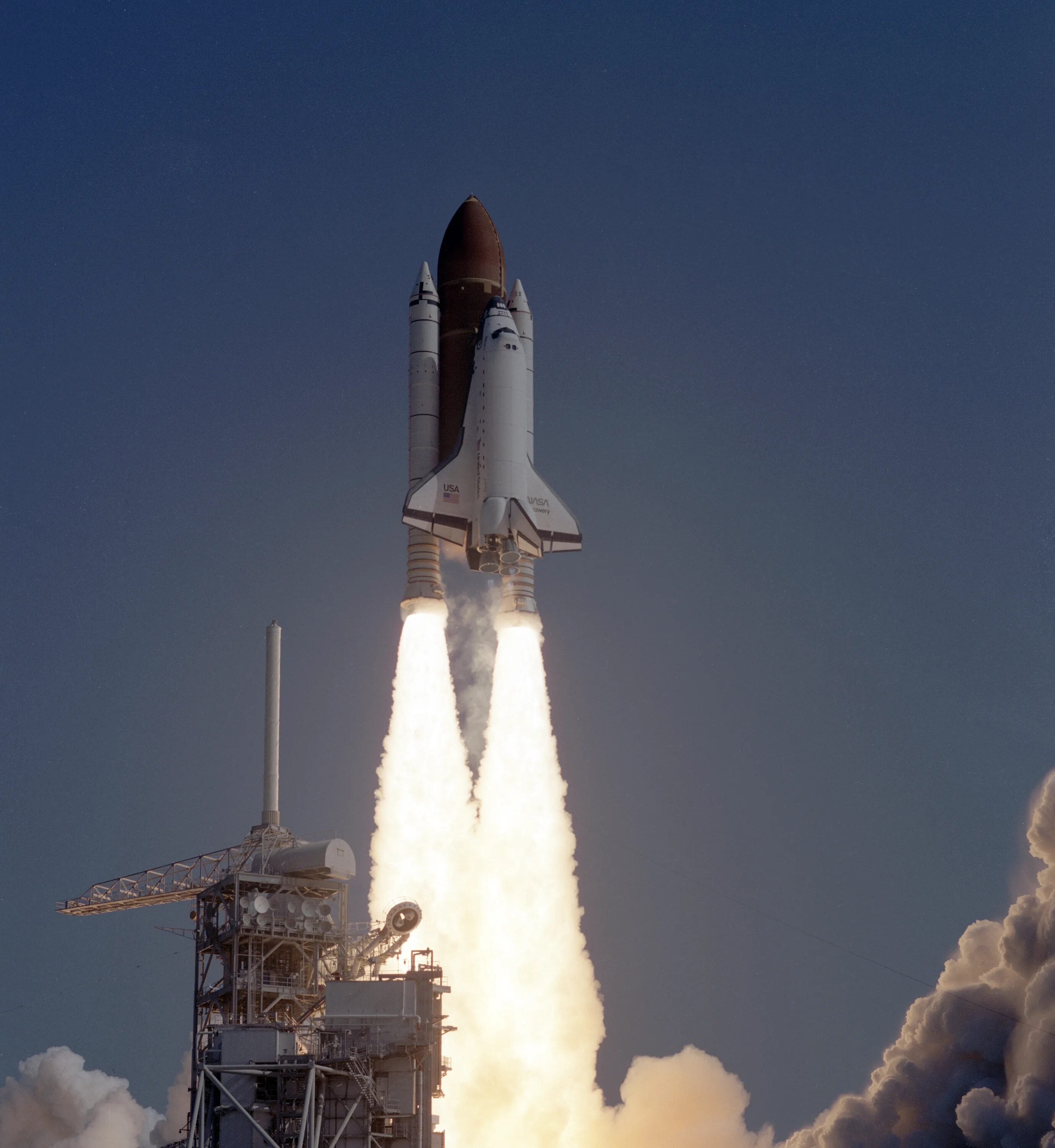 Первый космический челнок. Спейс шаттл космический корабль. Запуск шаттла Дискавери. Спейс шаттл STS-2. Шаттл разгонный блок.