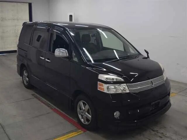 Toyota noah azr60. Тойота вокси 2005. Тойота вокси 2014. Toyota voxy 2006. Тойота вокси 2006 год.