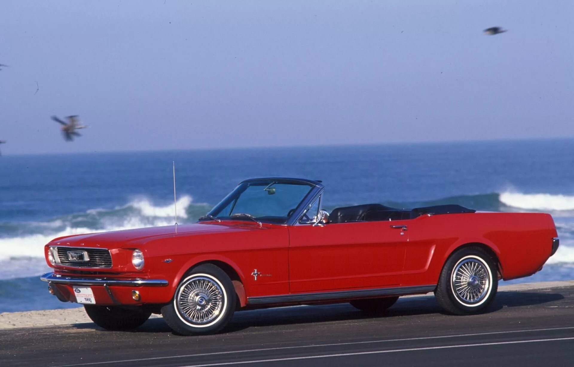 Мустанг 60. Форд Мустанг 1966. Ford Mustang Convertible 1966. Ford Mustang Cabriolet 1966. Красный Ford Mustang 1966.