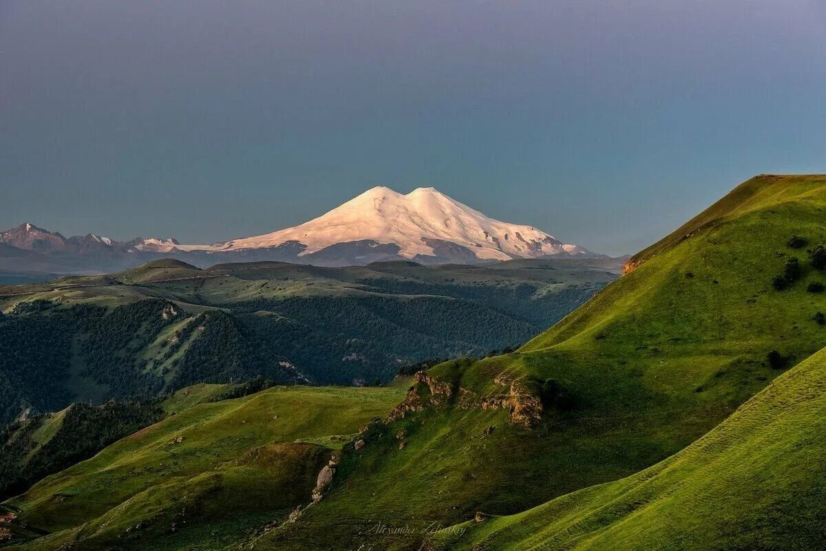 Самая высокая гора в рос. Кисловодск горы Эльбрус. Джилы Су Эльбрус. Гора Эльбрус (Кабардино-Балкария, Карачаево-Черкесия). Нальчик горы Эльбрус.