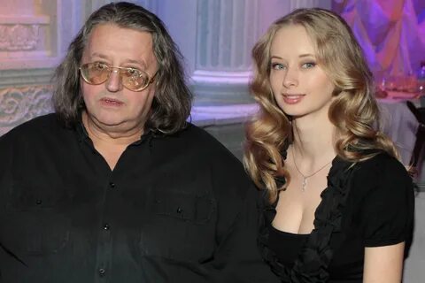 Какого года жена