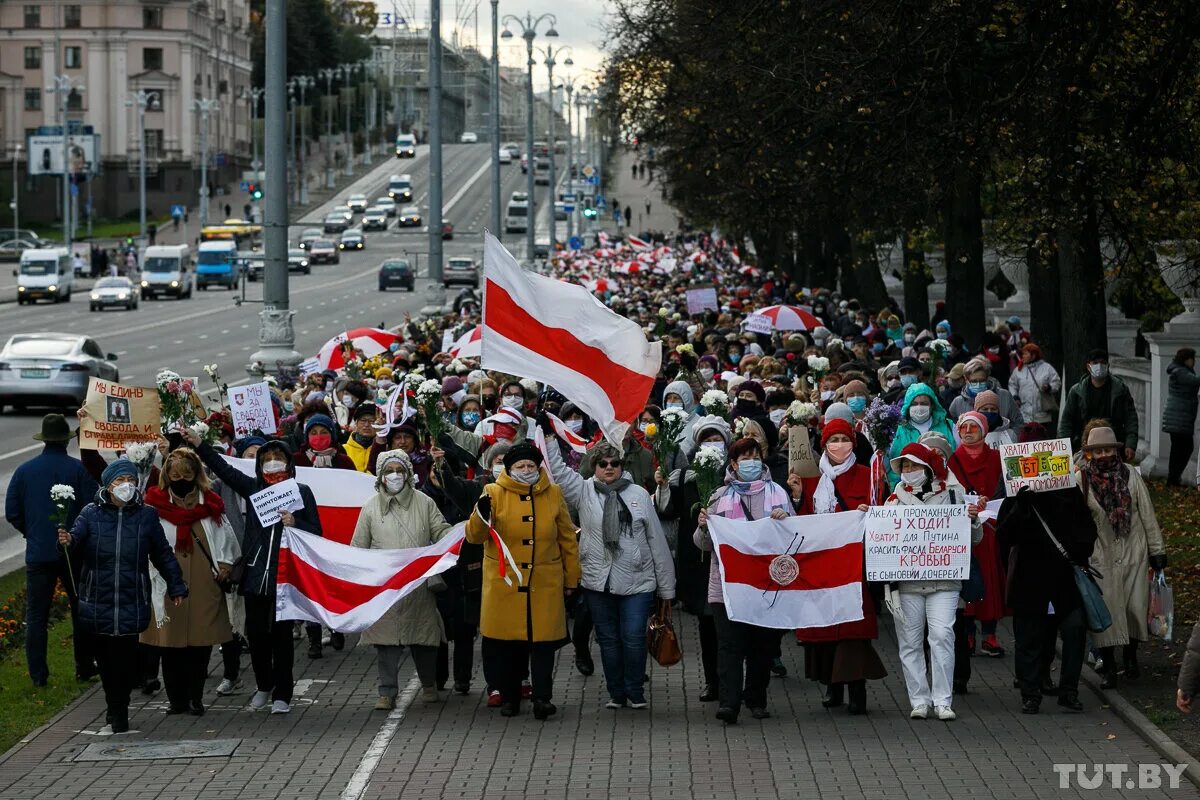 Митинг рабочих на заводе. Парад в белоруссии сегодня. Митинги в беларуси 2022. Белорусские протесты. Демонстрация в минске сегодня.