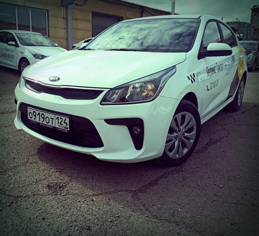 подбор авто в красноярске. автомашина под выкуп. автомобиль под выкуп. тойота камри делимобиль. делимобиль машины.