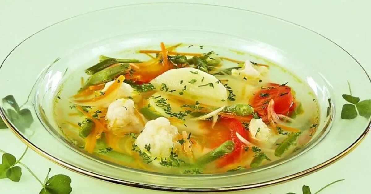 Суп капуста картошка морковь. Овощной суп. Красивый овощной суп. Красивая подача супа овощного. Суп из стручковой фасоли.