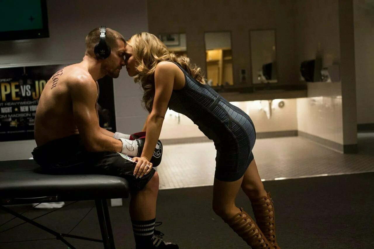 Что нибудь без рекламы. Придумать рекламу. Креативные баннеры наружная реклама. Скажи мне что нибудь грязное новосибирск. Леонид каневский мем.