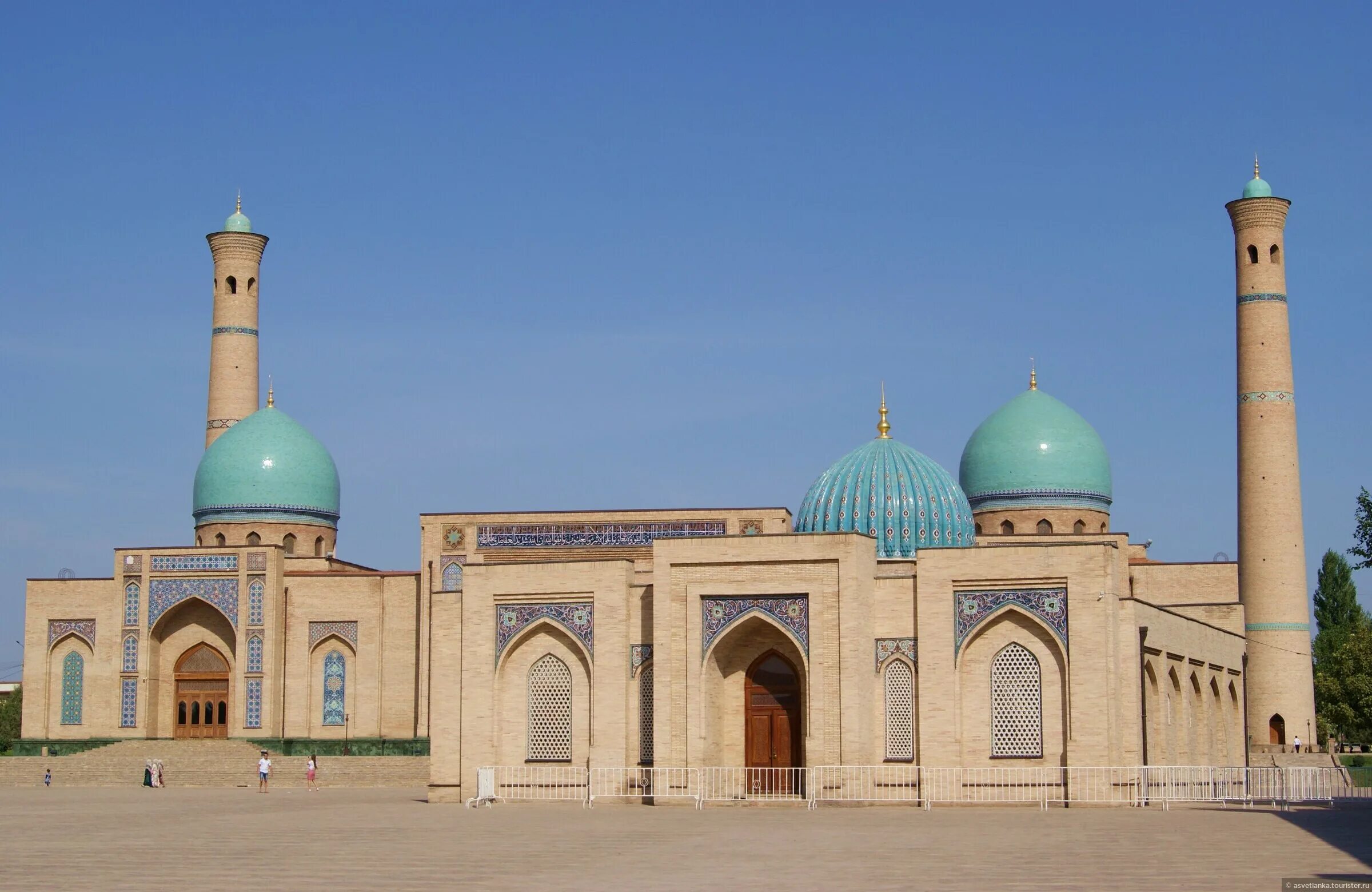 Дворец худояр-хана коканд. Самарканд фергана. Фергана узбекистан достопримечательности. Фергана дворец хужоехана. Фергана дворец худояр хана.