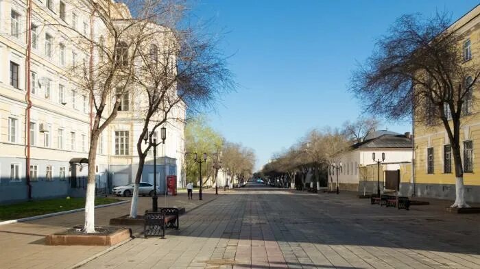 Оренбург ул. Оренбург центральная улица. Оренбург центр города. Оренбург ул. Оренбург сквер перед домом советов.