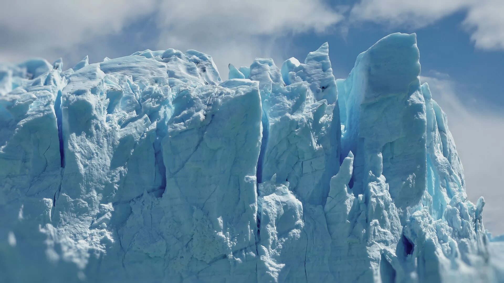 Ice feature