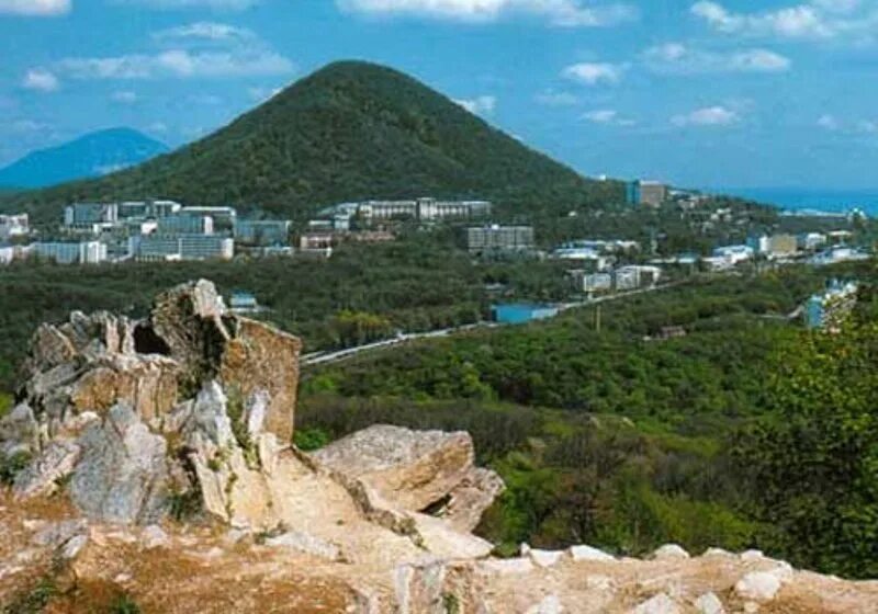 Курорты ставропольского края железноводск. Гора медовая железноводск. Железноводск 2023. Санаторий бештау железноводск. Железноводск маленькая швейцария.