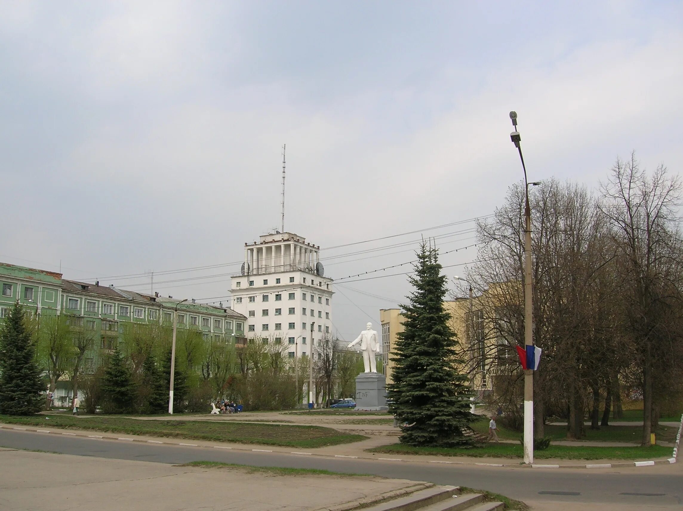 Г новомосковский московская. Город Новомосковск Тульской области. Новомосковск Тульская область центр города. Город Новомосковск Тульской области фото. Ротонда Новомосковск Тульской области.