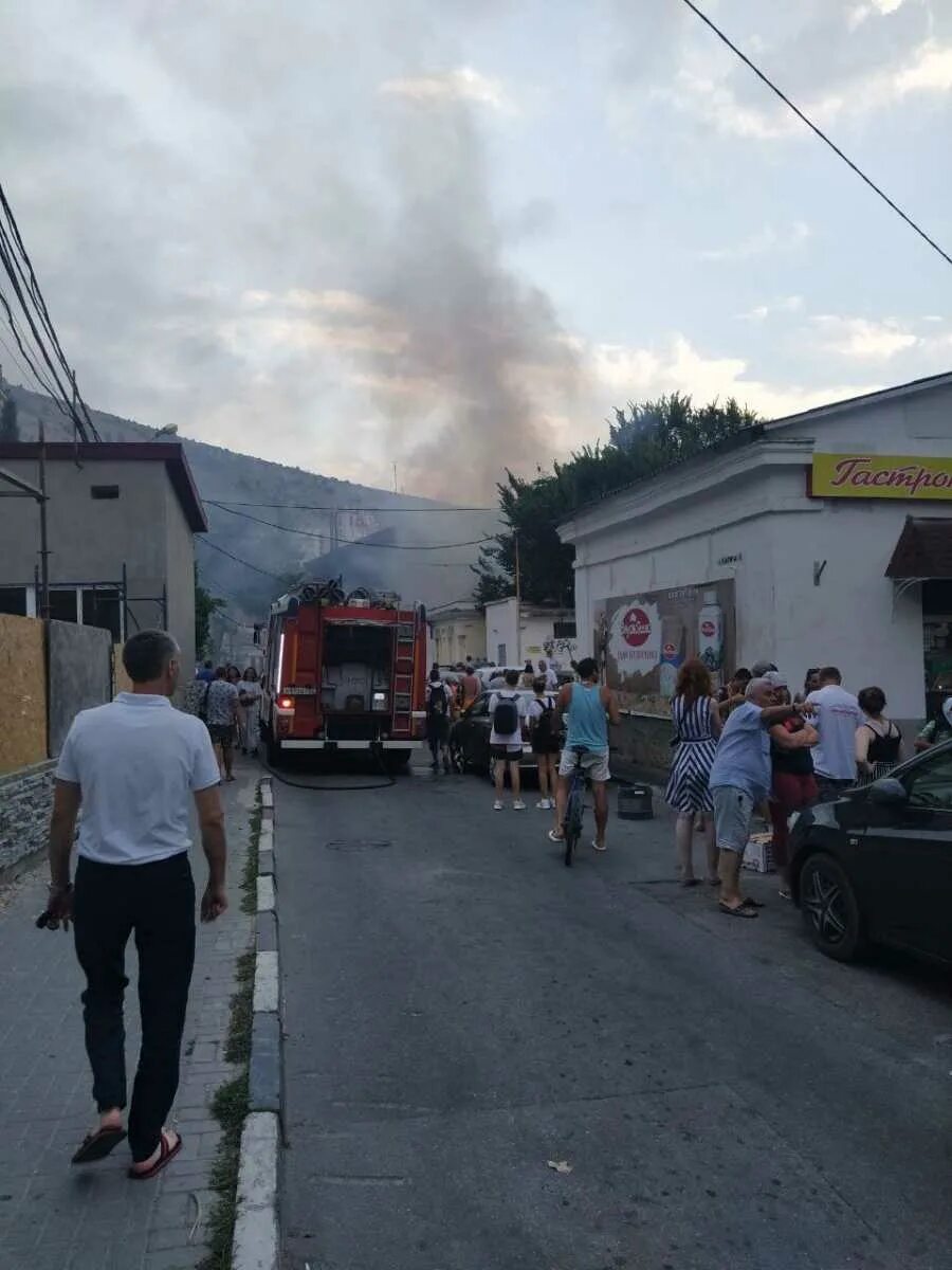 Пожар в Балаклаве. Взрыв в Балаклаве. Балаклава пожарного. Балаклава сейчас взрыв. Севастополь новости сейчас взрывы что происходит