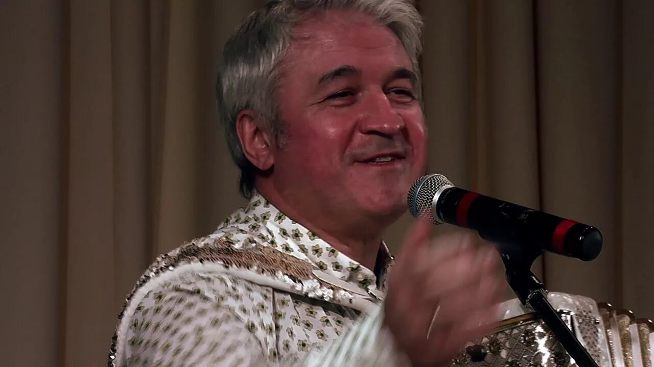 Валерий семин. Замужем валерий семин исполняет. Валерий сёмин 2022. Семин почему ты замужем слушать. Семин почему ты замужем слушать.