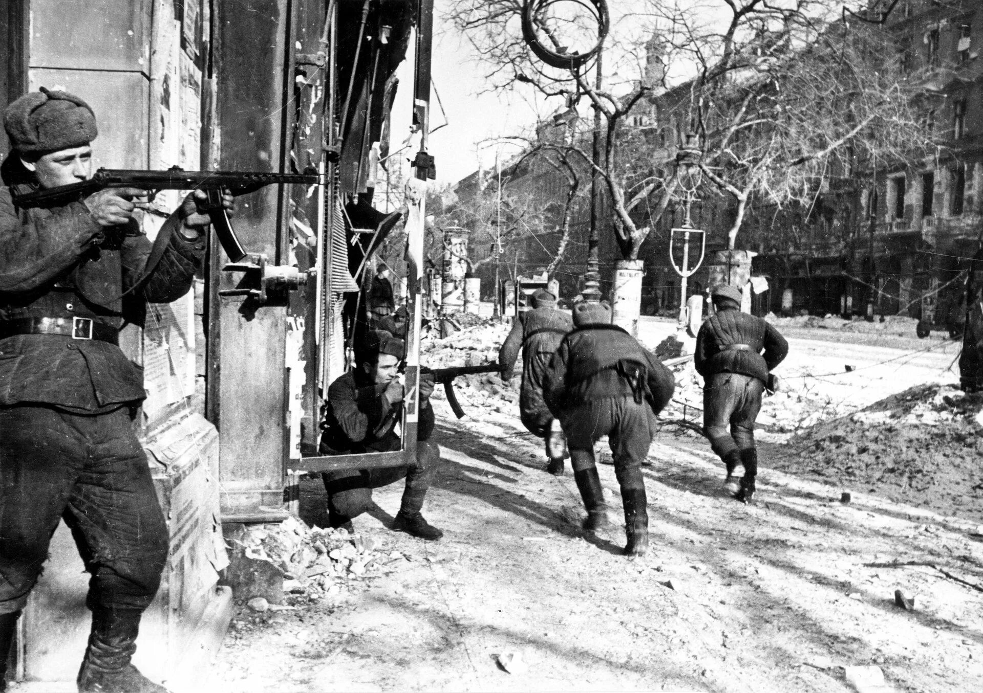 Бои в Венгрии 1945. Освобождение Венгрии 1945. Штурм Будапешта 1945. Освобождение красной армией европы операции