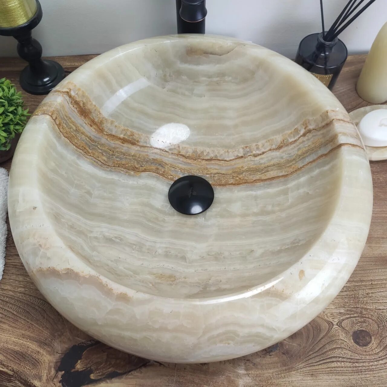 Накладная раковина из оникса с подсветкой. Раковина из оникса. Раковина из оникса в интерьере. Раковина из оникса. Раковина оникс.