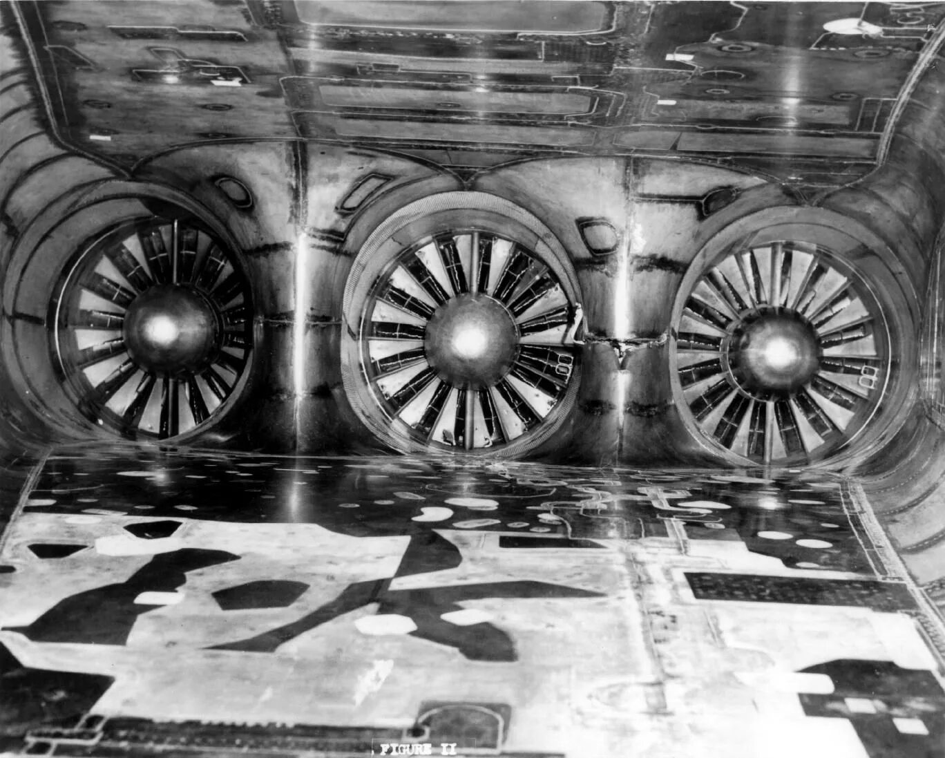 См-100 двигатель. Бомбардировщик валькирия кабина. Блок цилиндров v8 aj41. Блок цилиндров v8 448pn. Damaged engine.