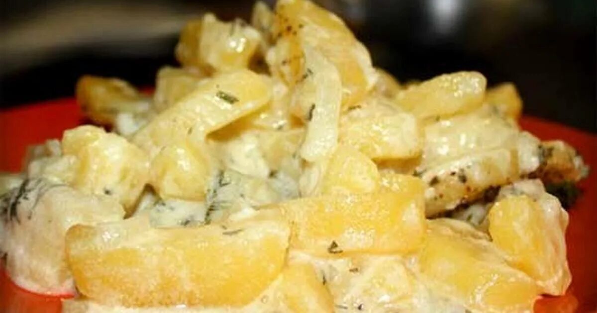 Фрикасе из курицы с грибами в сливочном соусе. Курица с картошкой в духовке со сметаной. Грибы шампиньоны сметанном соусе. Фрикасе из курицы с грибами в сметанном соусе. Фрикасе (курочка в соусе).