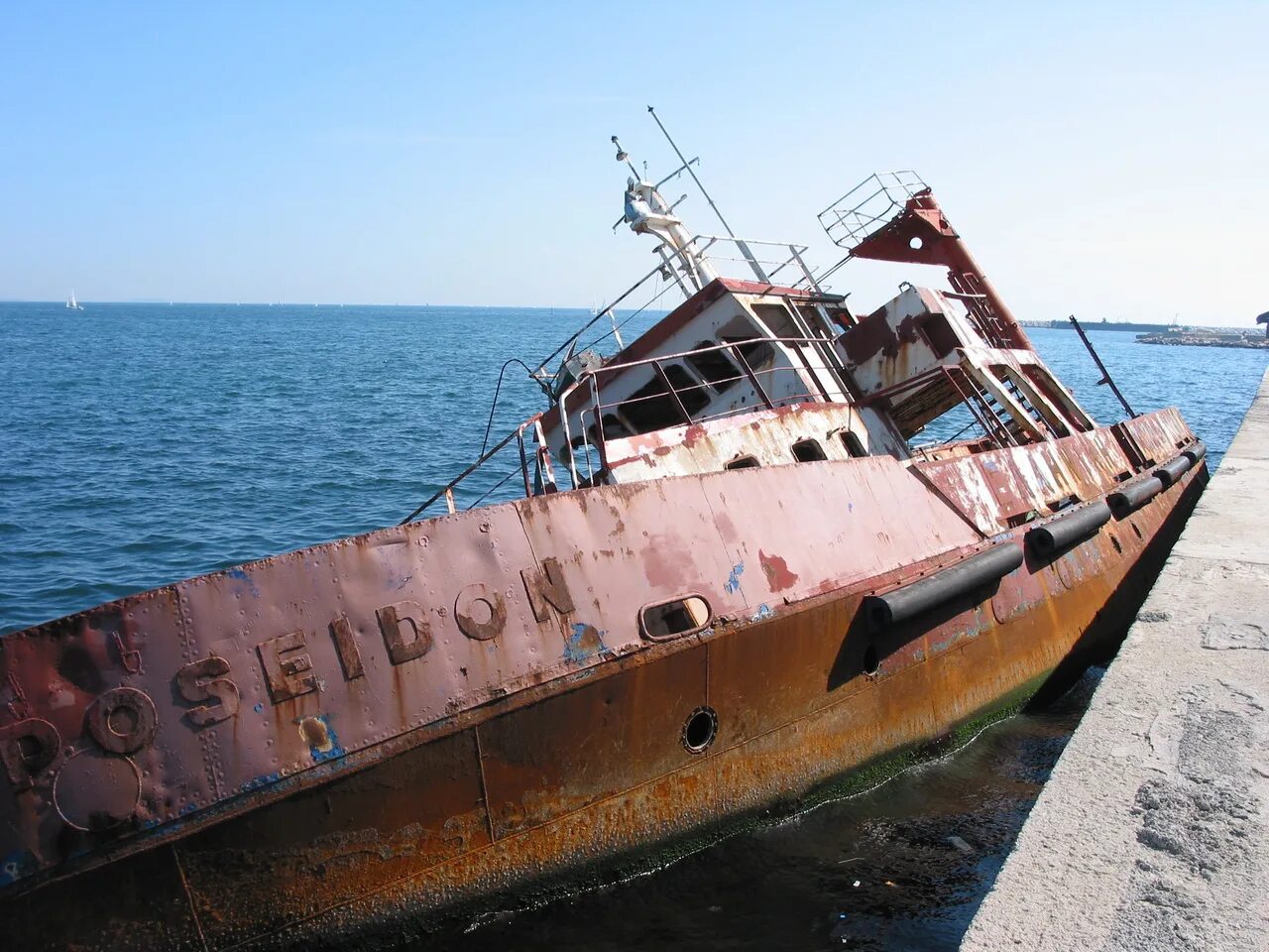 Корабль Посейдон 1972. Посейдон лайнер 1972. SS Poseidon 2005. Посейдон 2005 на дне. Посейдон судно