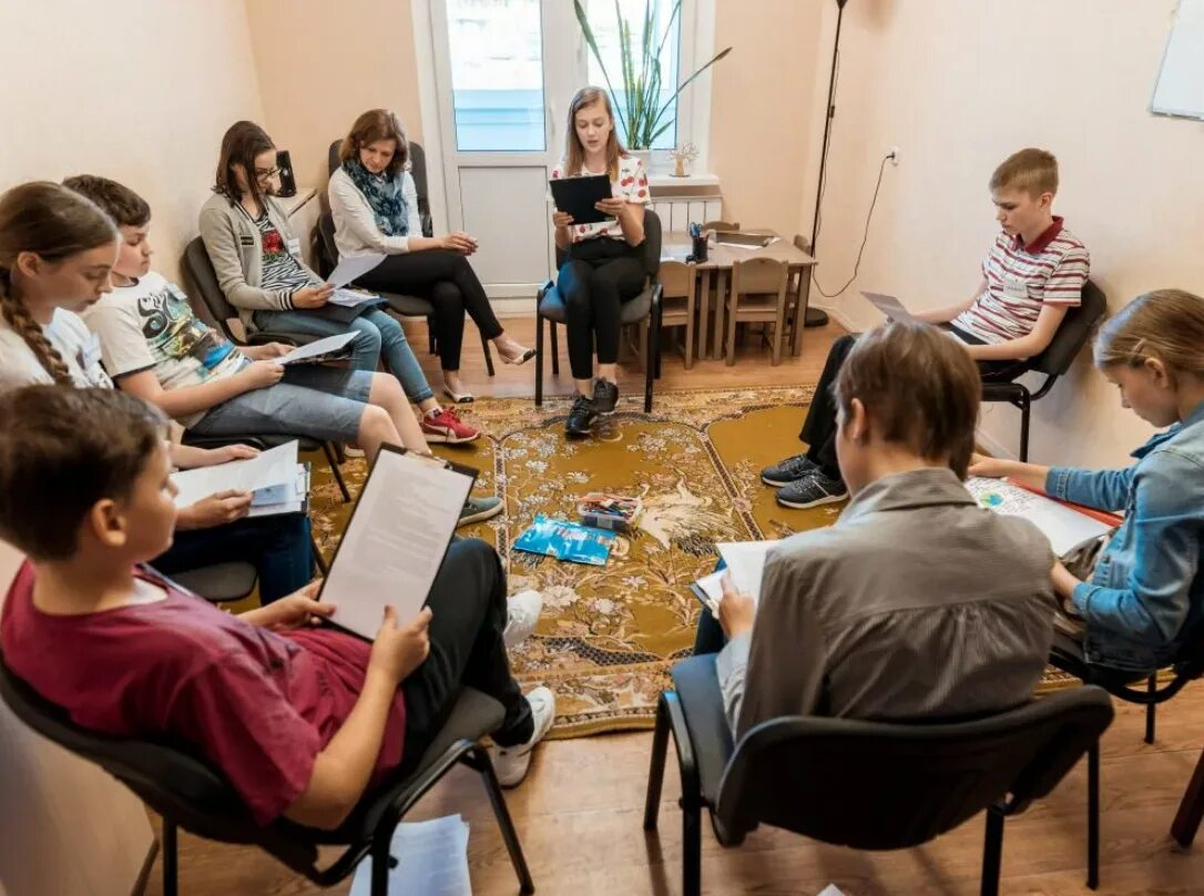 Урок психологии в школе. Занятия с психологом. Психологический тренинг в школе. Занятия с психологом в школе. Психологический тренинг для детей в школе.