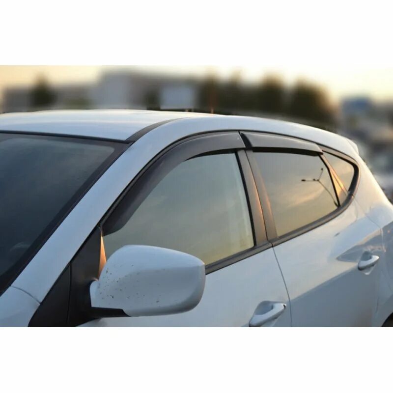 Ветровик. Дефлектор бокового окна для hyundai ix35. ветровики hyundai ix35. h22010 cobra tuning. дефлекторы окон hyundai ix35 кобра.