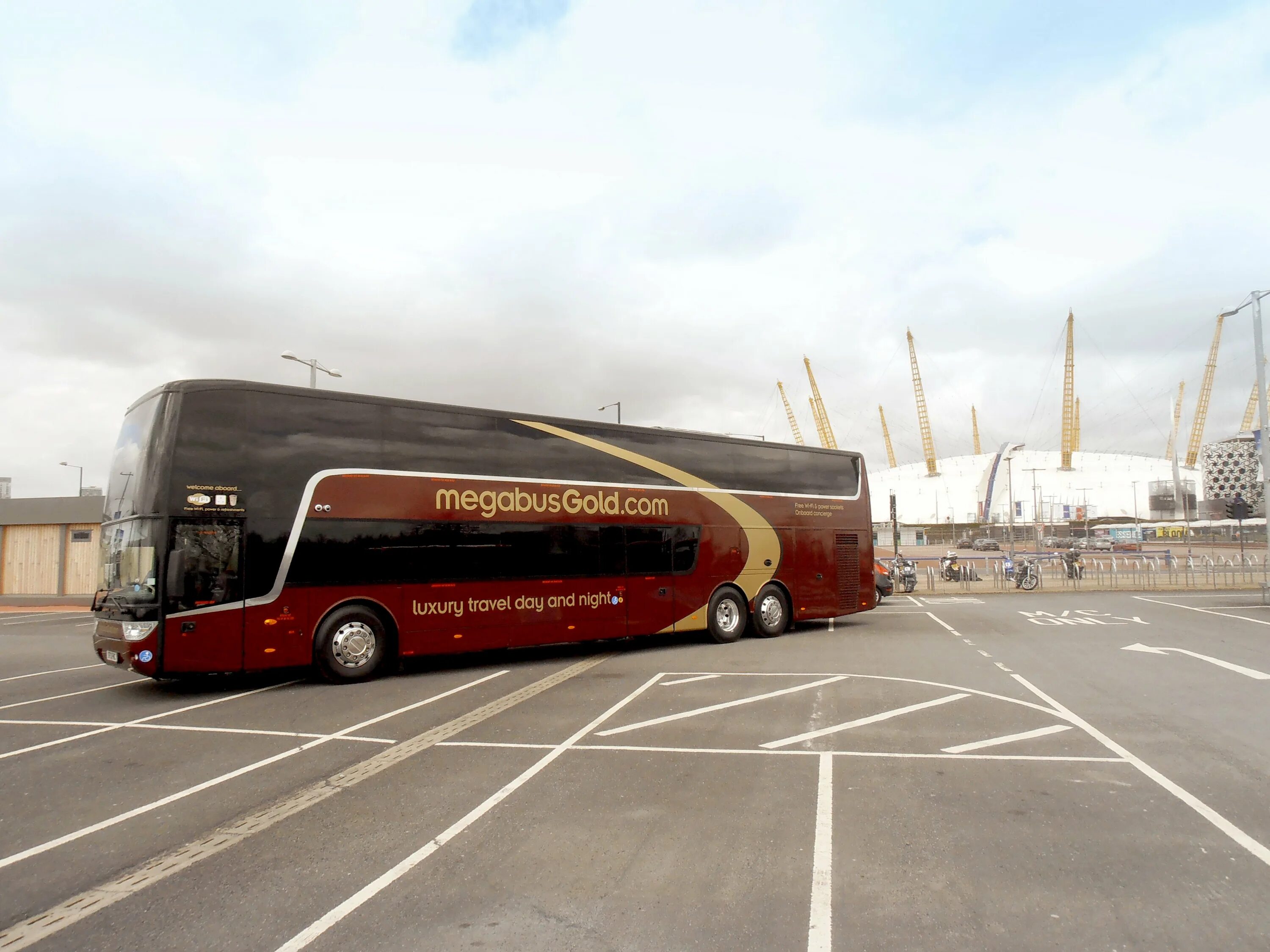 Туристический автобус. Спальный автобус. Европейские туристические автобусы. Двухэтажный туристический автобус.