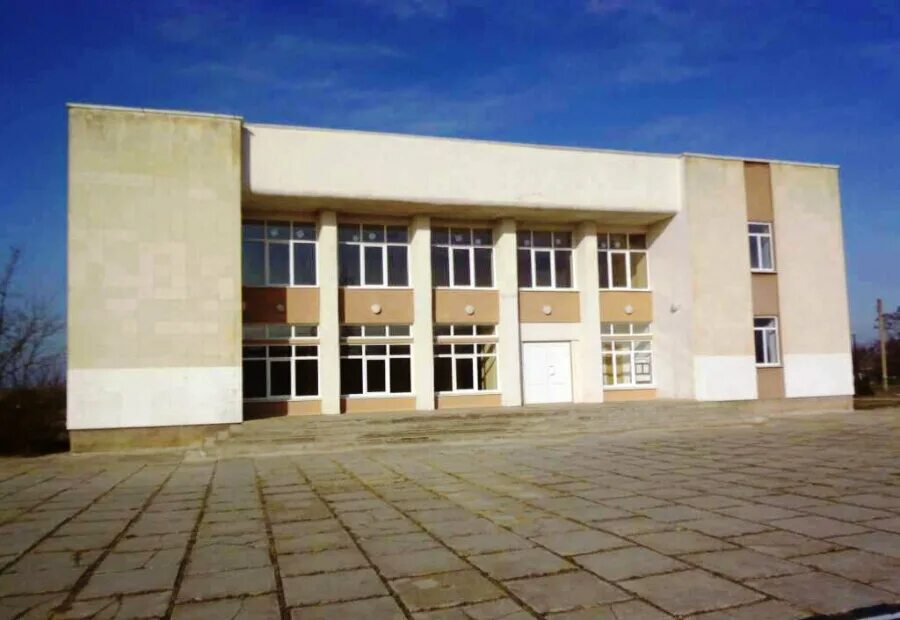 дома культуры крыма. крым пгт советский дом культуры. село новокрымское крымский район. дом офицеров гвардейское крым. полтавка красногвардейский район крым.