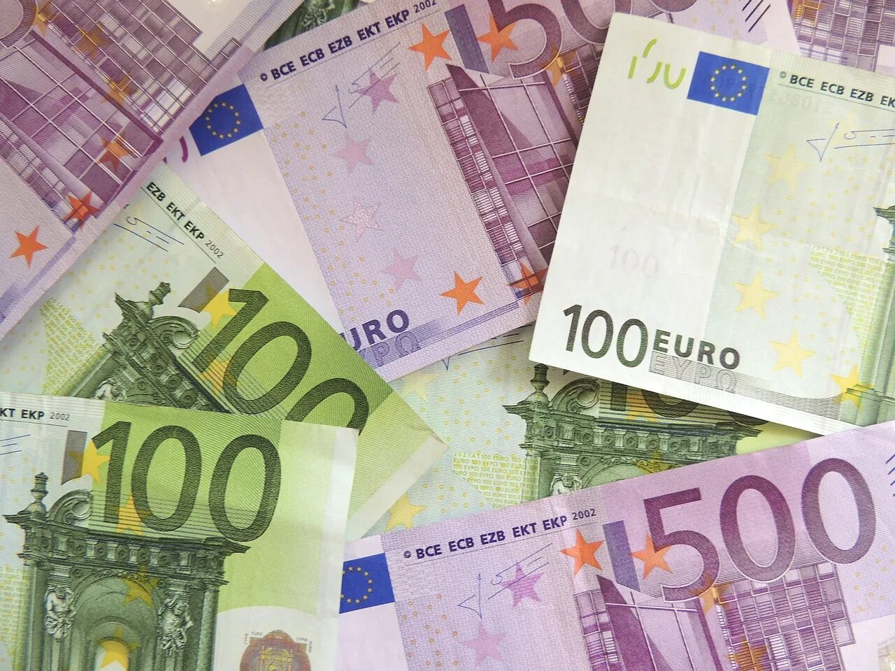 Национальная валюта евро. Деньги евро. Евро валюта. Евро деньги 100. Евро фото.