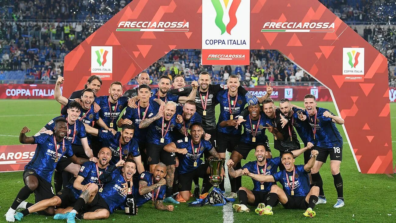 Футбол италия 2023 года. Интер Суперкубок Италии 2022. Интер Ювентус Суперкубок Италии. Кубок Италии 2022. Интер выиграл Кубок Италии.