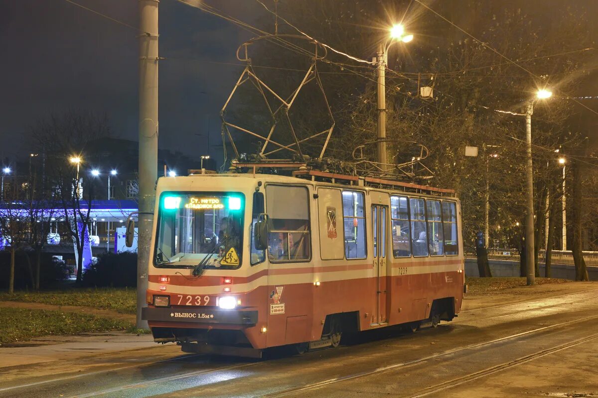 Трамвай ТС-77 Санкт-Петербург. Трамвай 100 СПБ. Трамвай 23 Санкт Петербург ТС 77. Курский трамвай 7239.