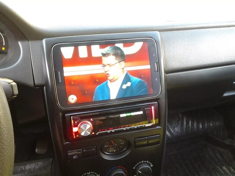 Планшет ваз. Планшет в ваз 2110 европанель. Планшет ваз. Панель ваз 2112 2din. Планшет ваз.