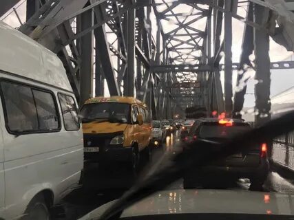Пробка на мосту сейчас
