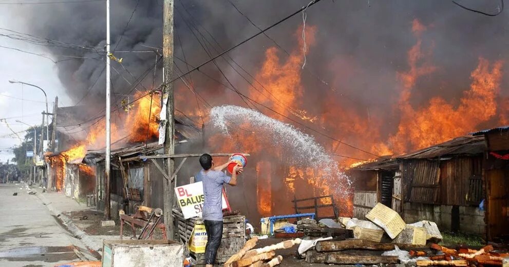 Девушка заперта в шкафу. Захлопнуть дверь. Судебные обиженные женщины. Лавочка закрыта прикол. Тот кто пытается прикрыть собственное.