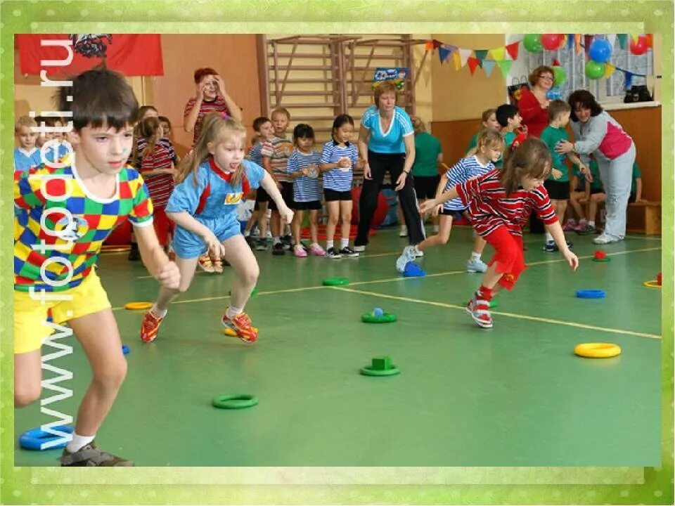 Развлечение день здоровья. Соревнование детей в детском саду. Спортивно игровая эстафета дети. Спортивные соревнования для детей в детском саду. Необычные спортивные соревнования для детей.